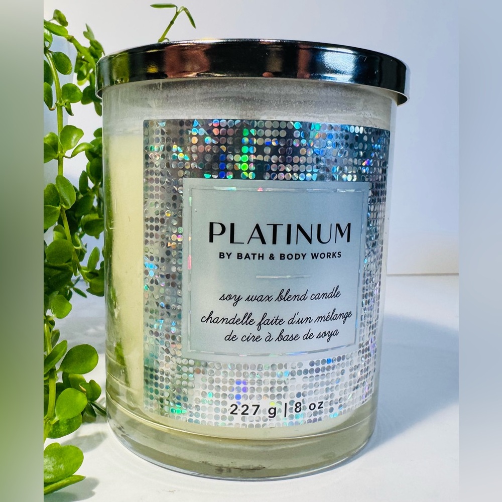 Bath & Body Works Platinum 1 Wick Candle - Holographic Silver NWOT